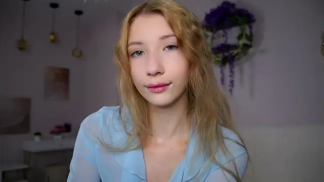 Snapshot of SunnivaCovil chatting on October 2025 02:34:01 PM SunnivaCovil online show from October 2025 02:34:01 PM