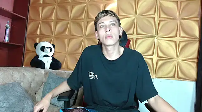 Noahoconor online show from February 2025 08:20:02 PM