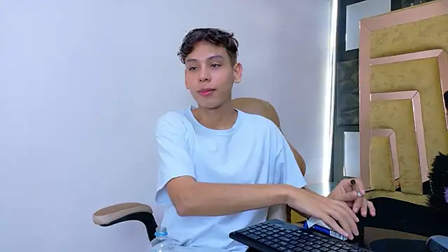 Noahoconor online show from September 2025 07:47:01 PM