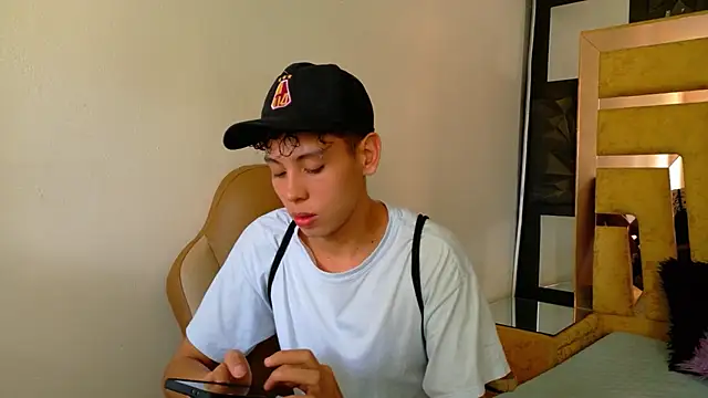 Noahoconor online show from September 2025 07:02:02 PM