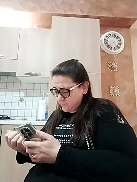 Dolcecurvy online show from April 2026 02:44:01 PM