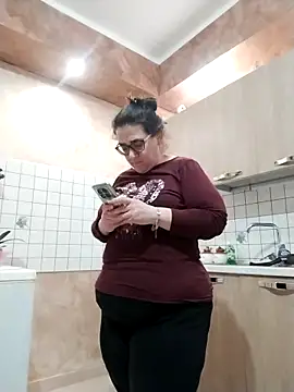 Dolcecurvy online show from April 2026 12:56:01 PM