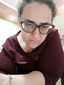 Dolcecurvy online show from April 2026 12:28:02 PM