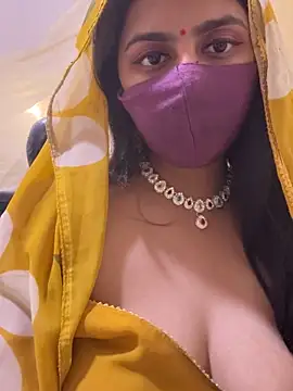 Dishasarmaa05 online show from November 2025 04:00:02 PM