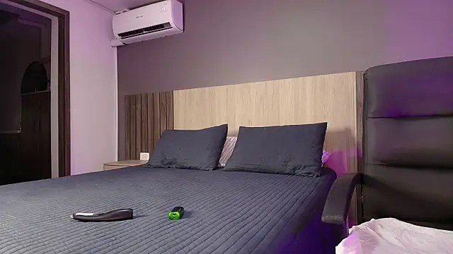 Ashly hills online show from March 2025 03:33:01 AM