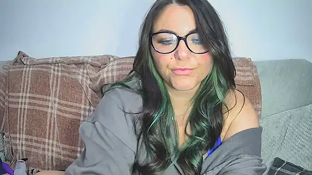 Snapshot of Xx_Mia_R_xX chatting on March 2025 12:36:01 AM Xx Mia R xX online show from March 2025 12:36:01 AM