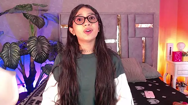 Tyla Ks online show from September 2025 07:35:01 PM