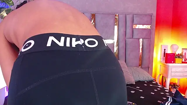 Tyla Ks online show from September 2025 07:40:02 PM