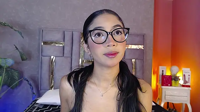 Tyla Ks online show from June 2026 07:01:02 PM