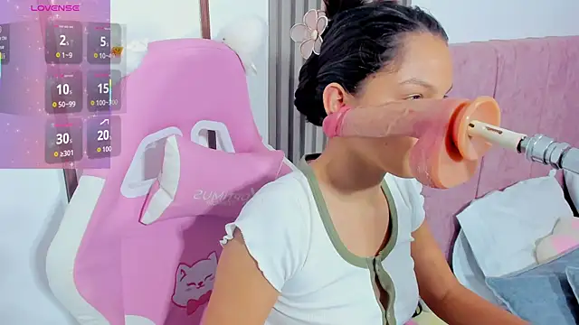 cutie sarax1 online show from December 2025 01:07:01 PM