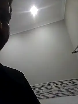 Snapshot of siniminandspice chatting on March 2025 03:47:01 AM siniminandspice online show from March 2025 03:47:01 AM