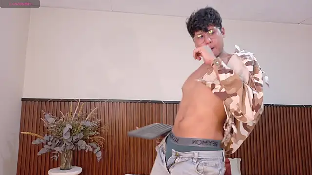 Raiden  Boy online show from March 2025 10:16:01 PM