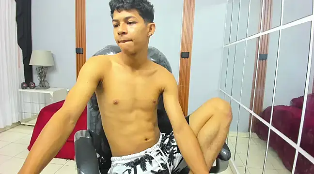 Snapshot of leslieanddrako chatting on March 2025 10:32:01 PM leslieanddrako online show from March 2025 10:32:01 PM