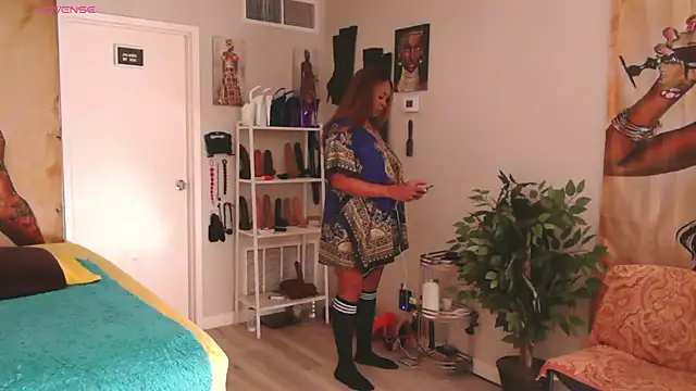 Queenanitadix online show from February 2025 06:46:02 PM