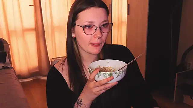 Snapshot of milliedoll chatting on April 2026 07:39:01 AM milliedoll online show from April 2026 07:39:01 AM