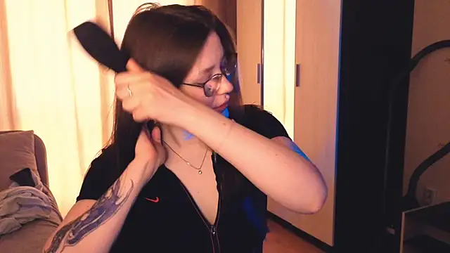 Snapshot of milliedoll chatting on April 2026 04:18:02 AM milliedoll online show from April 2026 04:18:02 AM