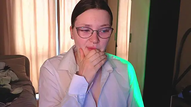 Snapshot of milliedoll chatting on April 2026 06:46:01 AM milliedoll online show from April 2026 06:46:01 AM