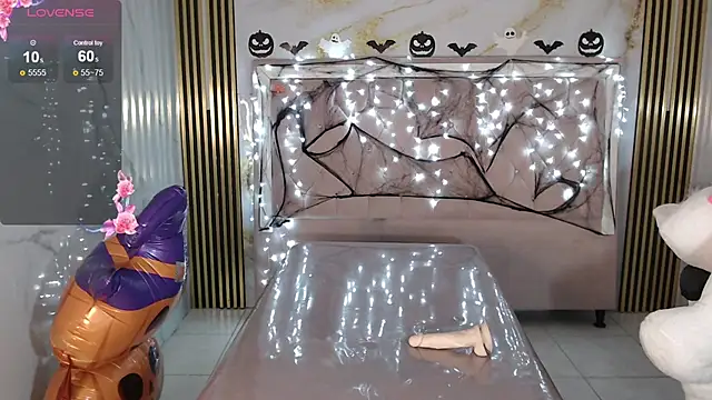 lili conor s online show from October 2025 08:34:02 AM