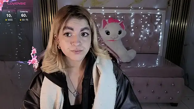 lili conor s online show from November 2025 03:17:01 AM