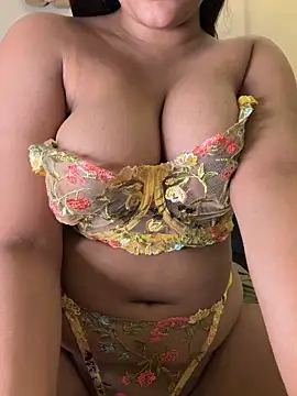 Snapshot of isha_sassy chatting on March 2026 04:54:01 PM isha sassy online show from March 2026 04:54:01 PM