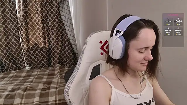 Luna Loveee online show from September 2025 05:06:02 AM