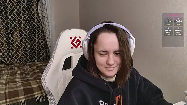 Luna Loveee online show from September 2025 03:41:02 AM