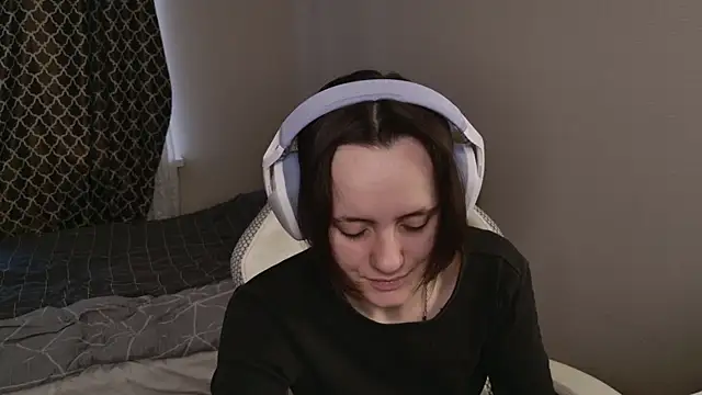 Snapshot of Luna_Loveee chatting on March 2026 04:05:01 AM Luna Loveee online show from March 2026 04:05:01 AM