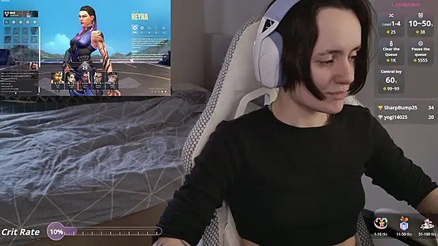 Snapshot of Luna_Loveee chatting on March 2026 08:19:01 AM Luna Loveee online show from March 2026 08:19:01 AM