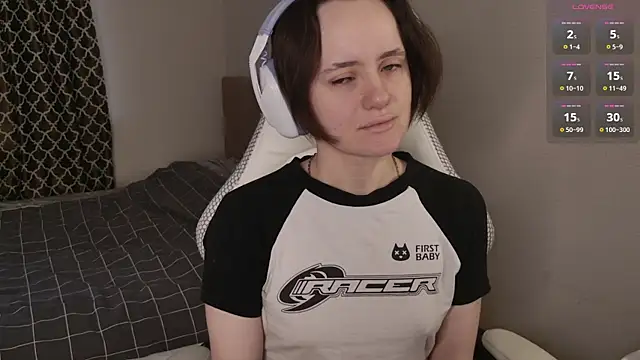 Snapshot of Luna_Loveee chatting on April 2026 03:49:02 AM Luna Loveee online show from April 2026 03:49:02 AM