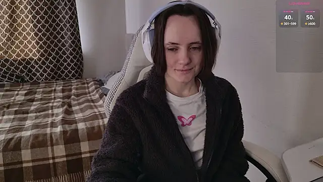 Snapshot of Luna_Loveee chatting on April 2026 05:10:01 AM Luna Loveee online show from April 2026 05:10:01 AM