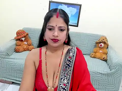 leahgotiii online show from December 2025 03:35:02 AM