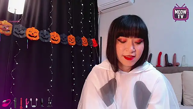 miyakimi0101 online show from October 2025 12:23:01 AM