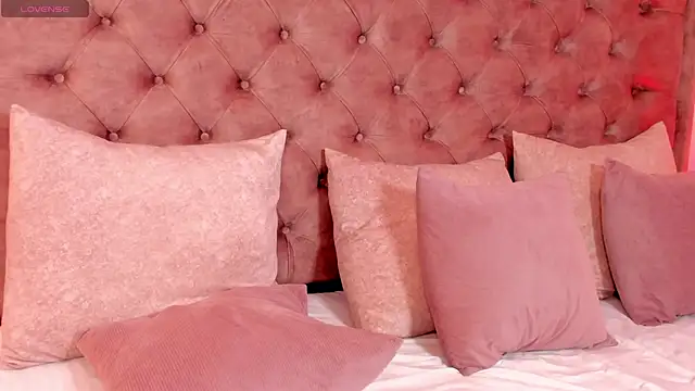 regina noctixx online show from November 2025 05:17:01 AM