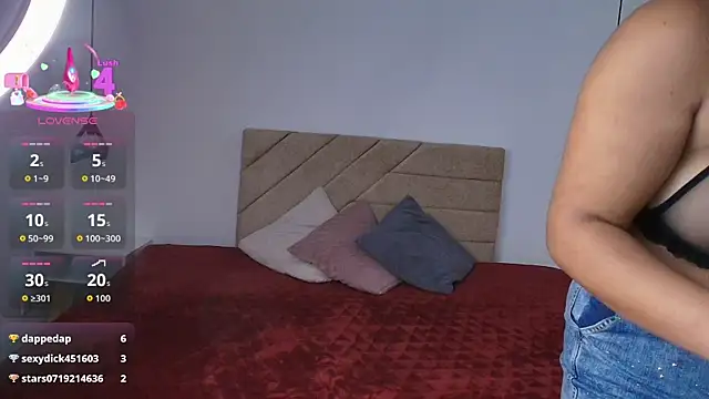 Snapshot of Natasha_rose__ chatting on April 2026 08:06:02 PM Natasha rose online show from April 2026 08:06:02 PM