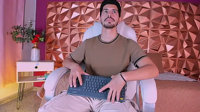 AlejandroStormm online show from March 2025 09:21:01 PM