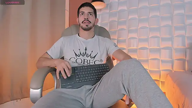 Snapshot of AlejandroStormm chatting on March 2026 10:49:01 PM AlejandroStormm online show from March 2026 10:49:01 PM