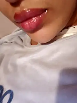 Sexlove1xo online show from October 2025 12:28:01 PM