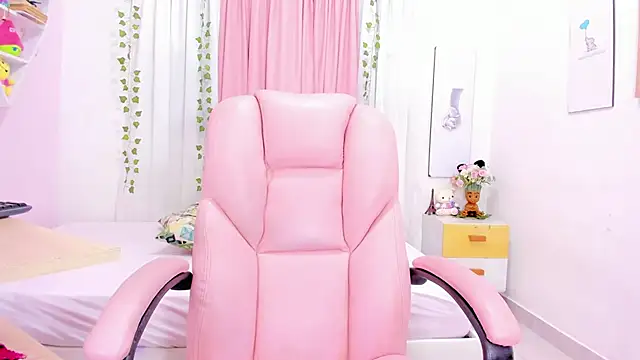 Emma lorense22 online show from March 2025 07:11:02 PM