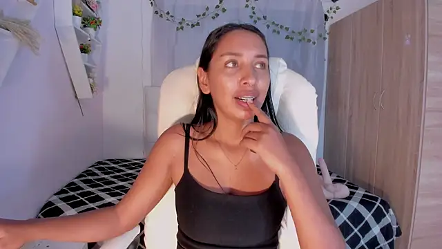 Emma lorense22 online show from December 2025 07:19:02 PM