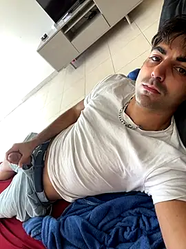 Snapshot of mikekmi21 chatting on November 2025 02:26:01 PM mikekmi21 online show from November 2025 02:26:01 PM