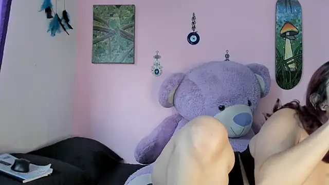 Maddy Jhonsson online show from April 2026 10:04:02 PM