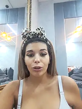 Bella Posh online show from October 2025 04:53:02 AM