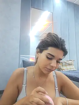 Bella Posh online show from October 2025 07:20:02 AM