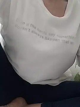 Snapshot of BUSE8821 chatting on September 2025 06:37:02 AM BUSE8821 online show from September 2025 06:37:02 AM