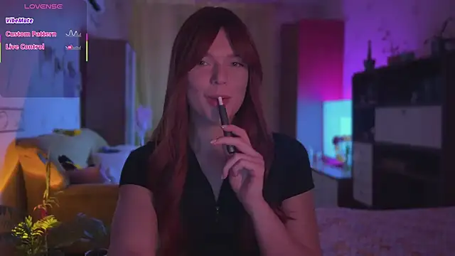 Snapshot of CherryRed_Girl chatting on April 2026 09:28:02 PM CherryRed Girl online show from April 2026 09:28:02 PM