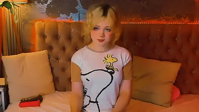 Snapshot of EmilyAngells chatting on May 2026 06:31:01 AM EmilyAngells online show from May 2026 06:31:01 AM