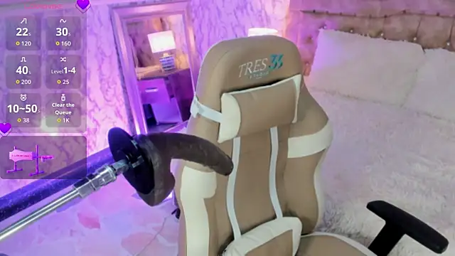 Snapshot of CandyKissx chatting on October 2025 07:35:02 PM CandyKissx online show from October 2025 07:35:02 PM