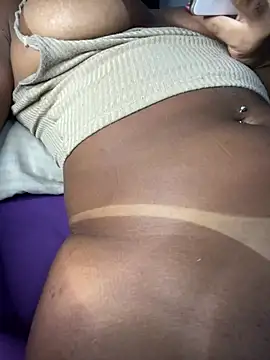 Snapshot of yasmimbrasileirinha chatting on February 2025 02:51:02 AM yasmimbrasileirinha online show from February 2025 02:51:02 AM