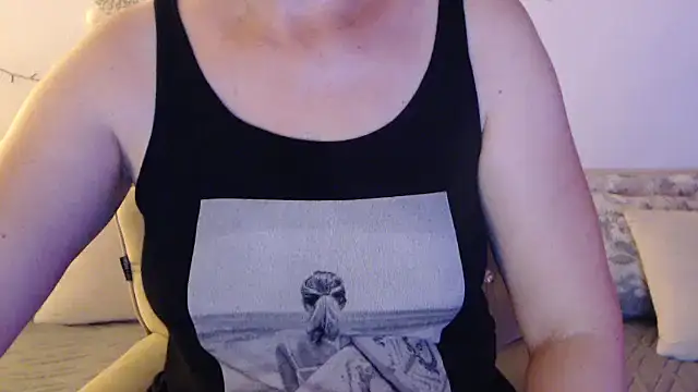 Snapshot of YourfantasyGiuly chatting on July 2026 07:35:02 PM YourfantasyGiuly online show from July 2026 07:35:02 PM