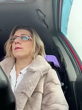 Snapshot of Lusi_Luxary chatting on March 2025 10:11:02 AM Lusi Luxary online show from March 2025 10:11:02 AM